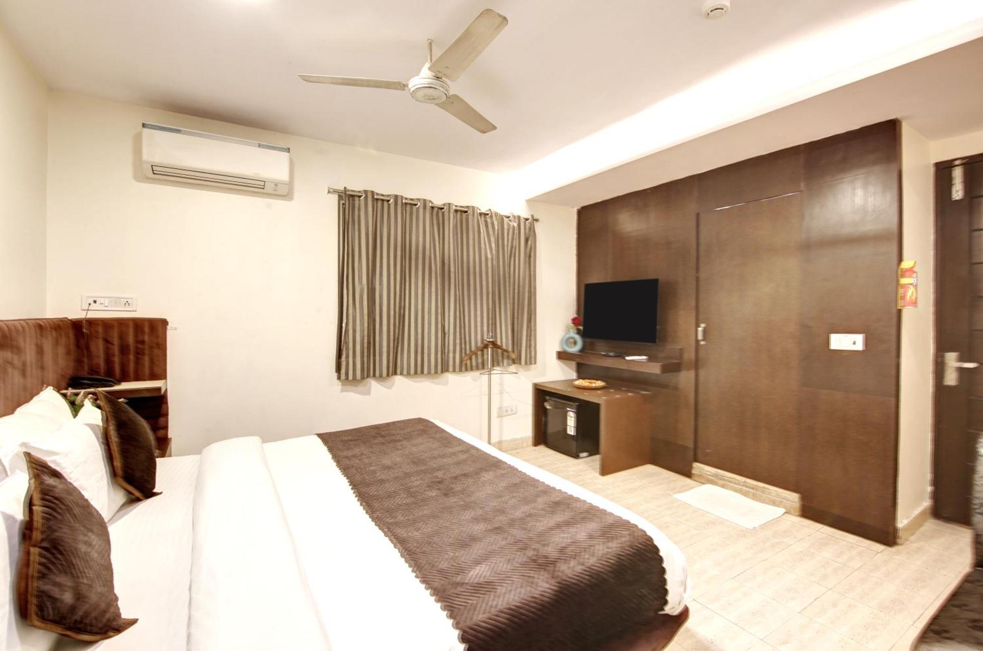 Hotel Wk Comfort - Near White Clove Új-Delhi Kültér fotó