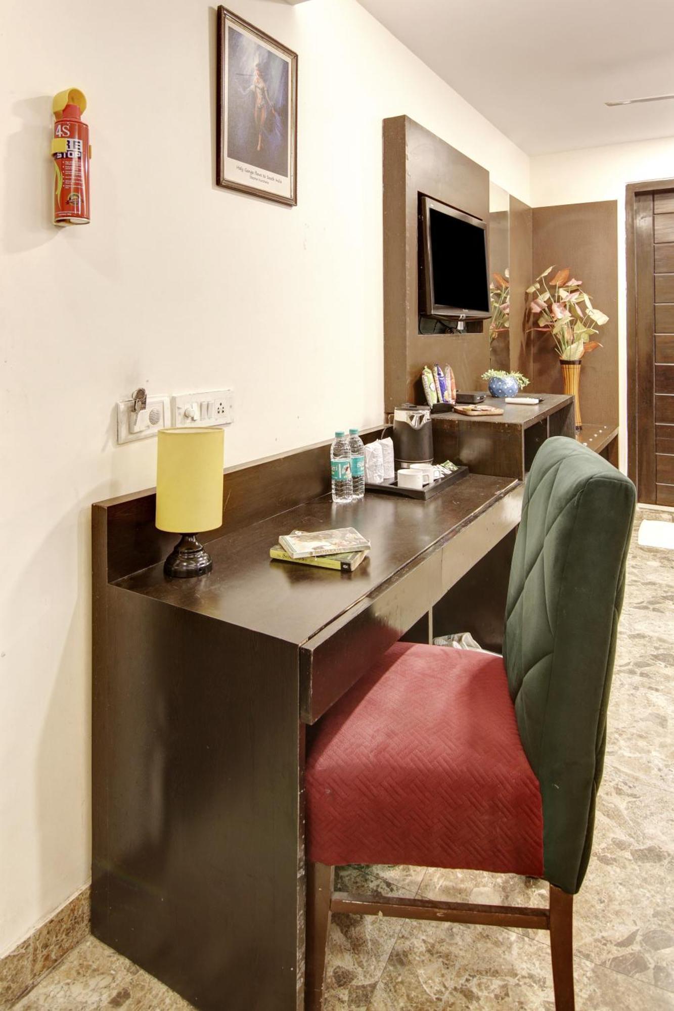 Hotel Wk Comfort - Near White Clove Új-Delhi Kültér fotó