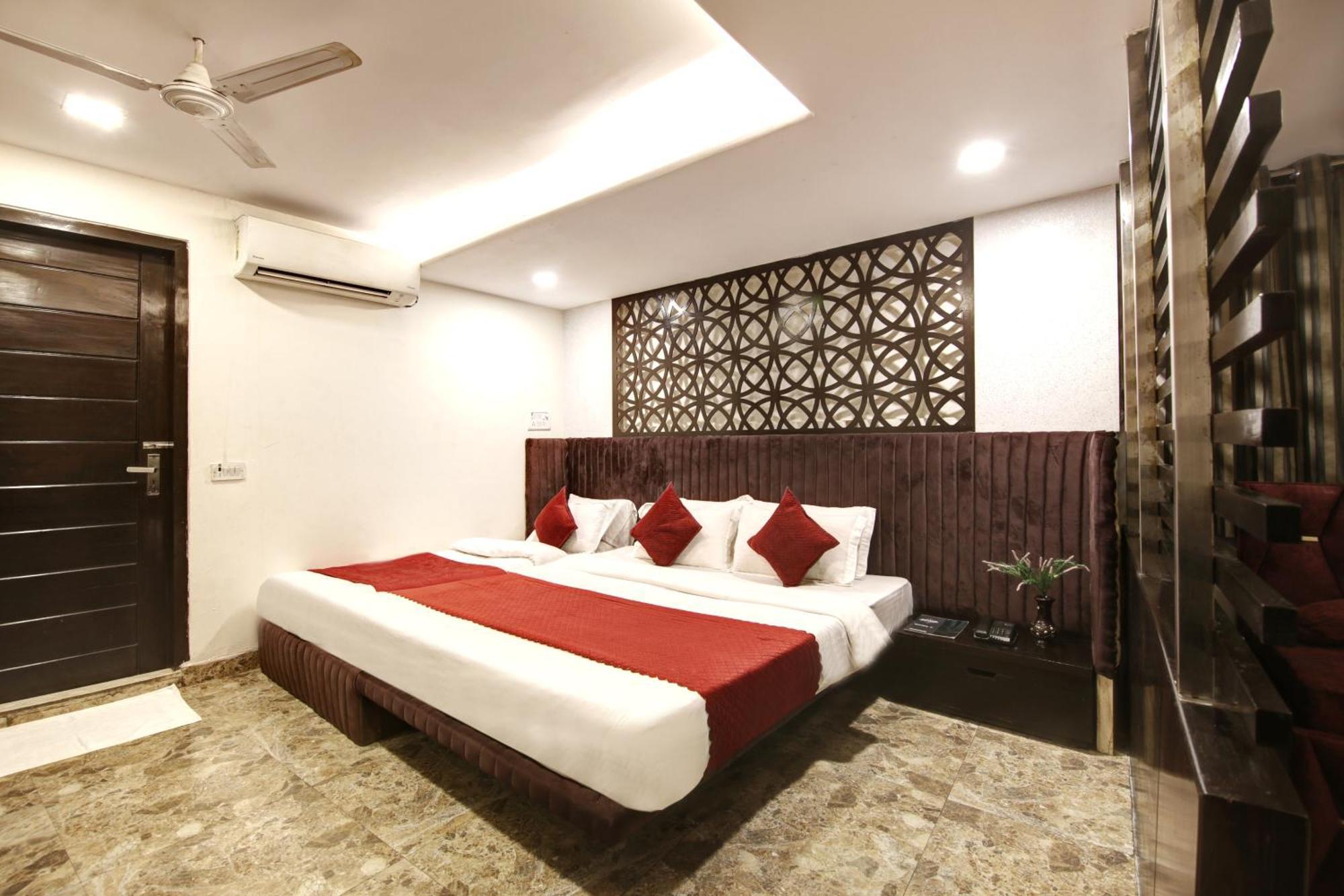 Hotel Wk Comfort - Near White Clove Új-Delhi Kültér fotó